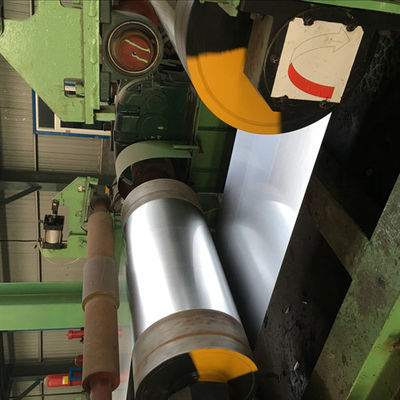 Dx53d GI สายสอยเหล็กที่มีความแข็งแรงในการดึงภายใน 270-500N / mm2